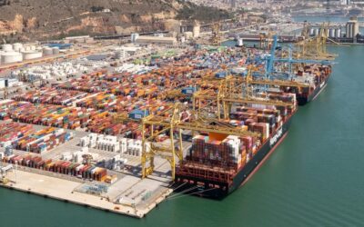 El Puerto de Barcelona dará preferencia al atraque de los barcos que ofrezcan un mayor servicio al hinterland.