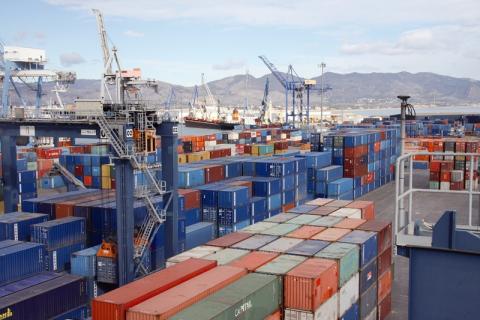 El tráfico de mercancías en los puertos de interés general comienza 2025 con un total de 43 millones de toneladas.